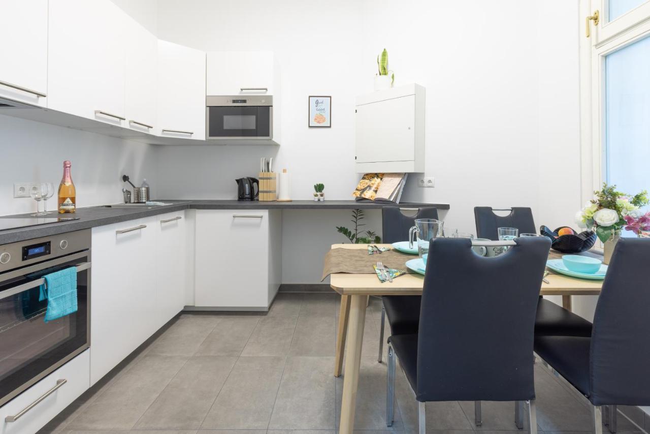 Yeshello Vienna Central Station Apartment Exterior photo